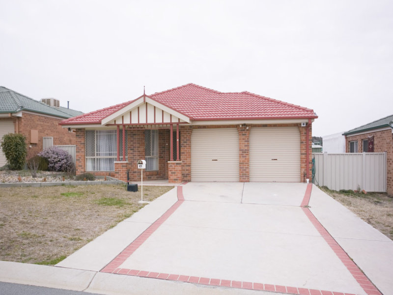 49 Thomas Royal Gardens, Queanbeyan, NSW 2620 Property Details