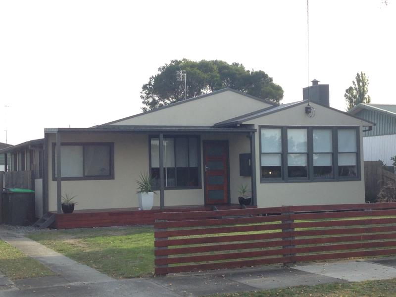 15 Tuxford Street, Newborough, VIC 3825