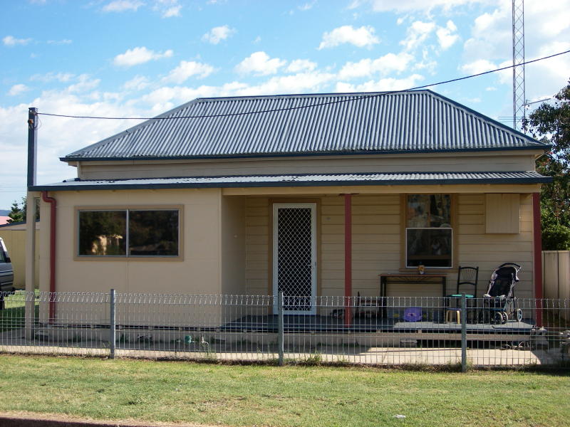 8 Catherine Street, Cessnock, NSW 2325 Property Details