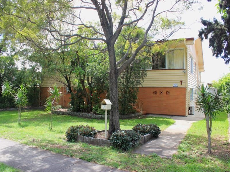 723 Sandgate Rd 7 Deagon Street, Sandgate, Qld 4017 - Property Details