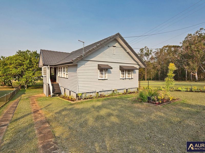 1126 Logan Road, Holland Park West, Qld 4121