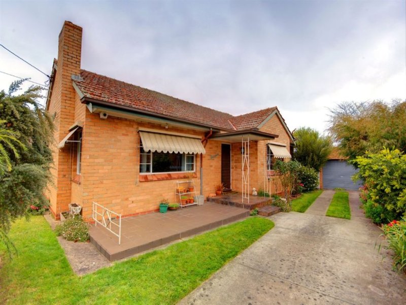 9 Muir Crescent, Newington, Vic 3350 Property Details