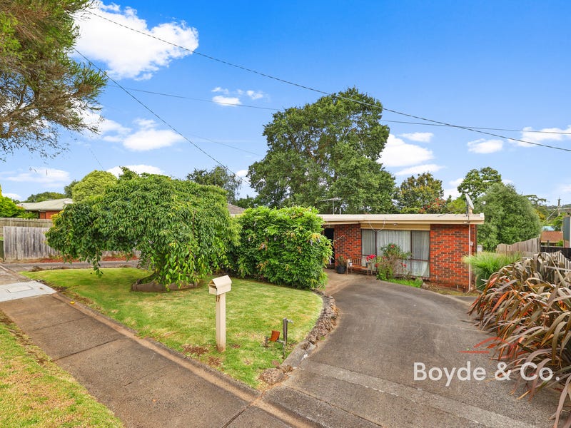 17 Ferris Street, Drouin, Vic 3818 House for Sale