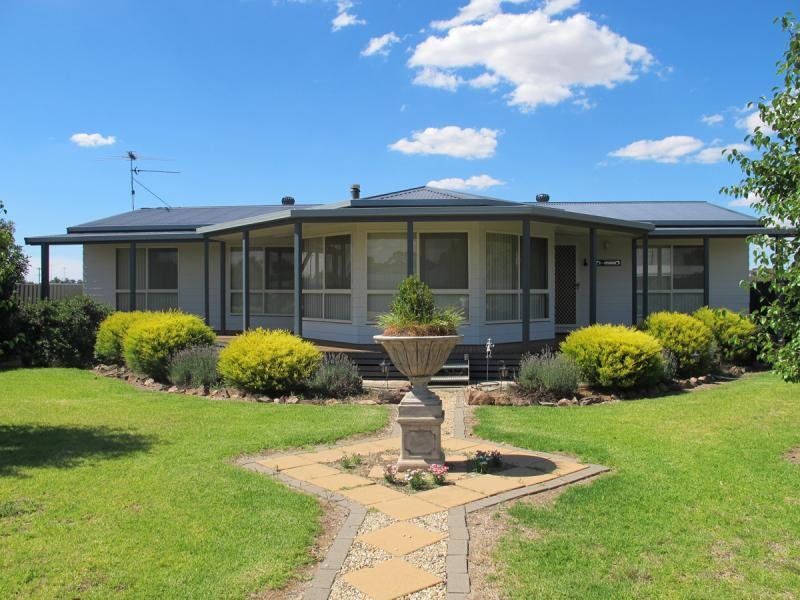 5 Drummond St, Lockhart, NSW 2656 Property Details