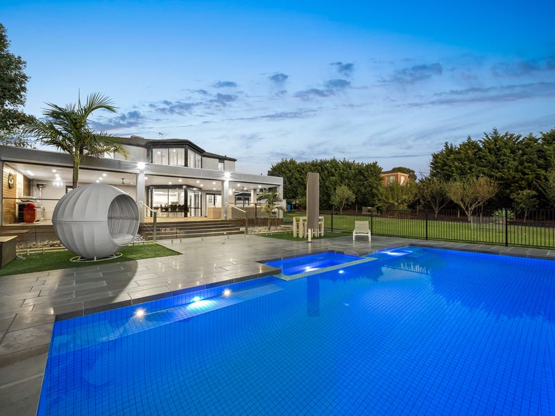 8 Springbank Rise, Narre Warren North, VIC 3804 - realestate.com.au