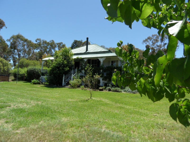 29 Jacobsens Rd, Ballandean, Qld 4382 Property Details