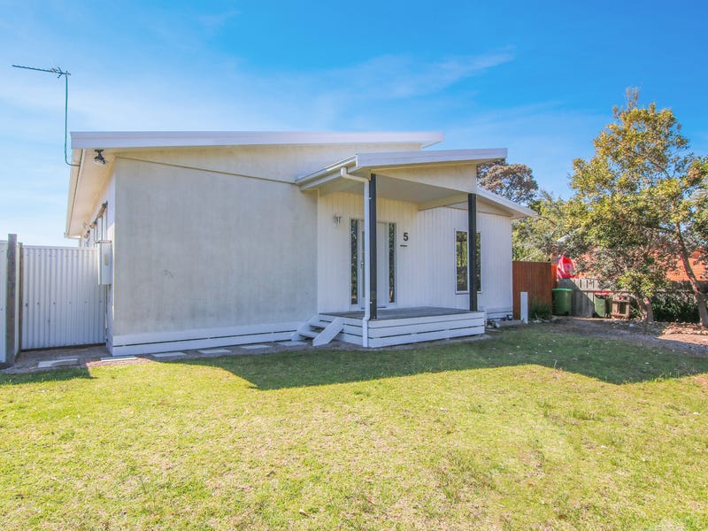 5 Outlook Avenue, Newlands Arm, VIC 3875