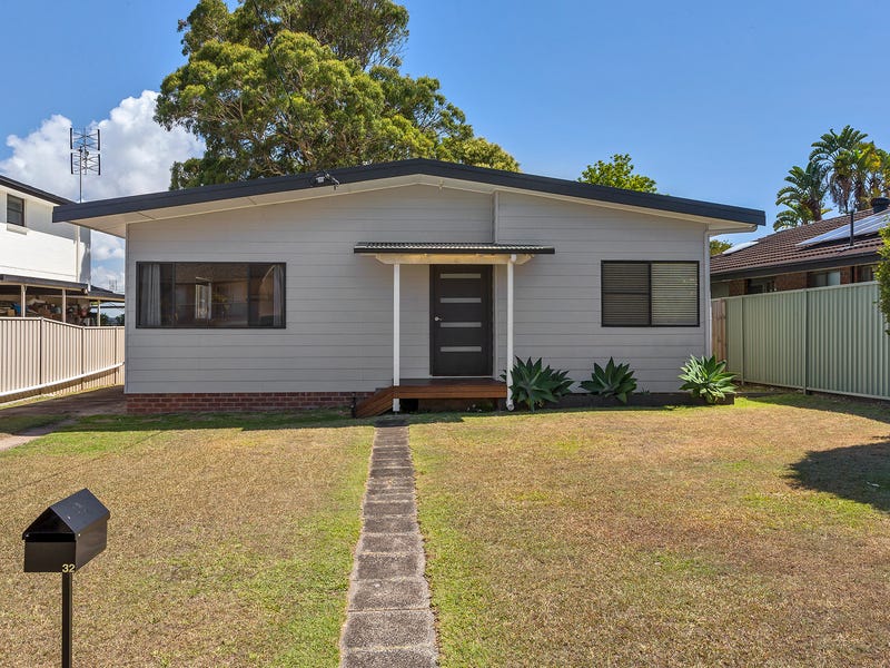 32 Eighth Avenue, Toukley, NSW 2263