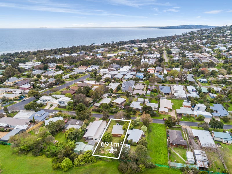 8 Hilary Avenue, McCrae, Vic 3938 Property Details