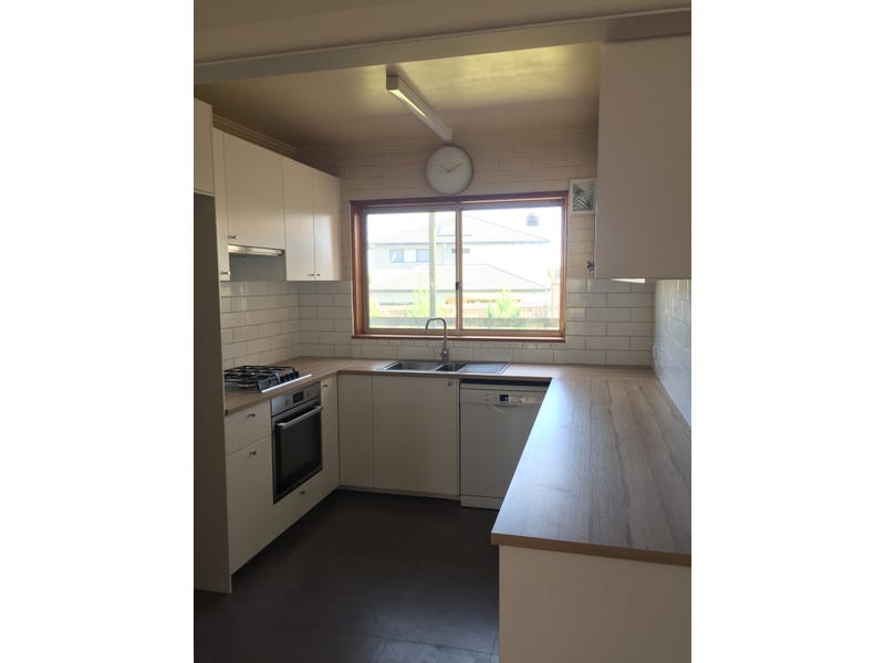 14 Outlook Road, Mount Waverley, VIC 3149