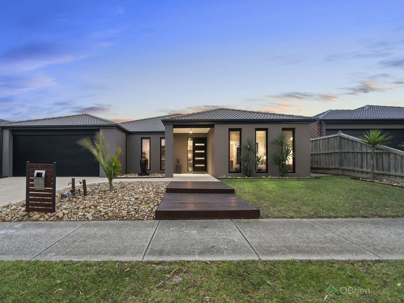 11 Armstrong Street, Cranbourne East, VIC 3977