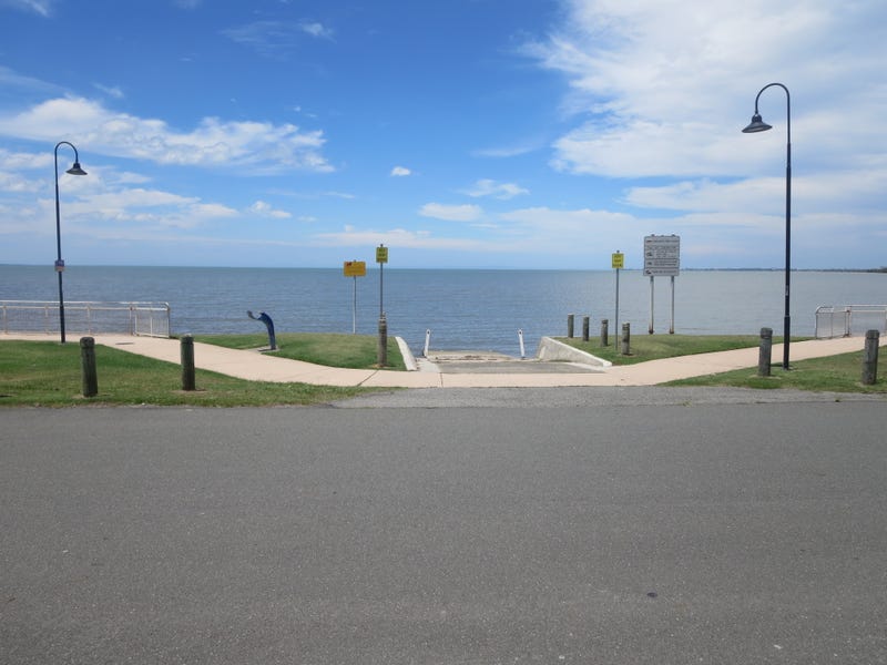 17 Esplanade, Deception Bay, QLD 4508