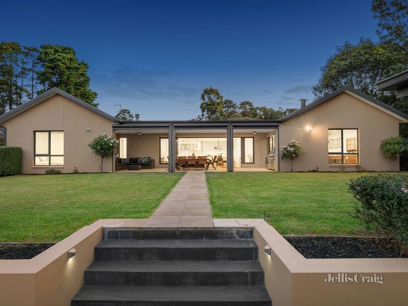 1719 Pine Avenue, Park Orchards, VIC 3114