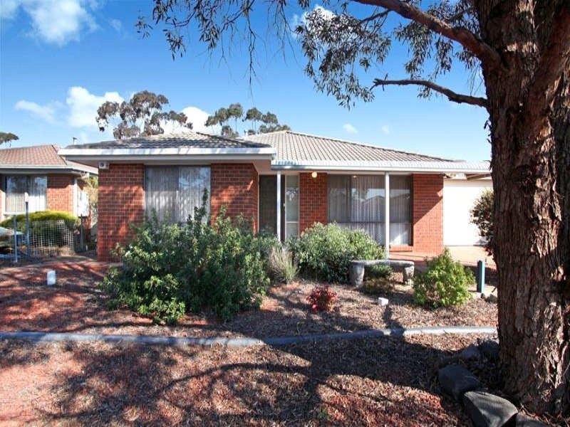 43 Denny Place, Melton South, VIC 3338