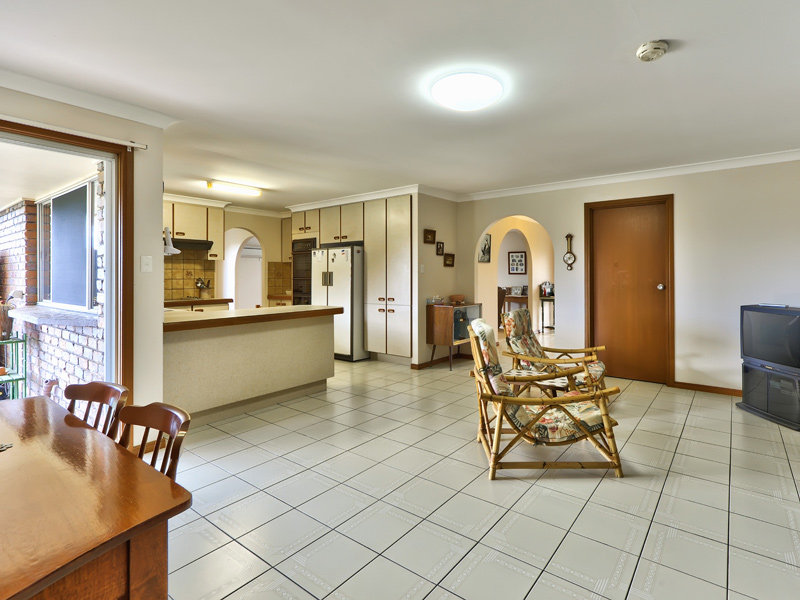 82 Cadogan Street, Carindale, Qld 4152 Property Details