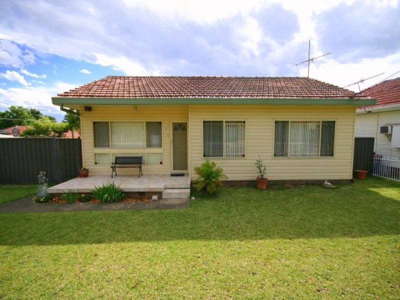 27 Ashcroft Street, Hall, NSW 2198