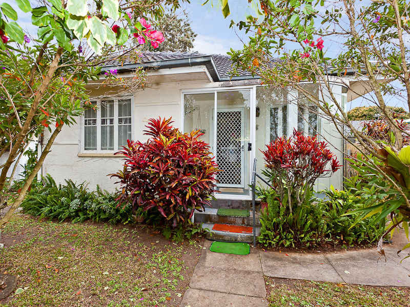 28 Frank Street, Scarborough, Qld 4020 Property Details