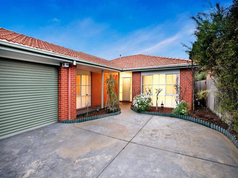 2/70 Raynes Park Road, Hampton, Vic 3188 Property Details