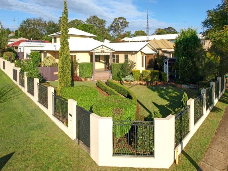 770 Ruthven Street, South Toowoomba, QLD 4350