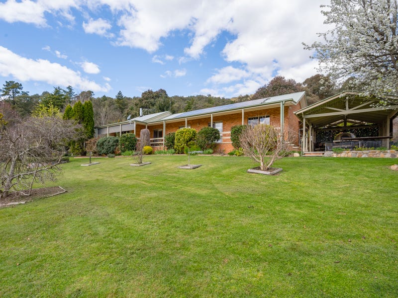 11 Iarias Lane, Bright, Vic 3741 House for Sale