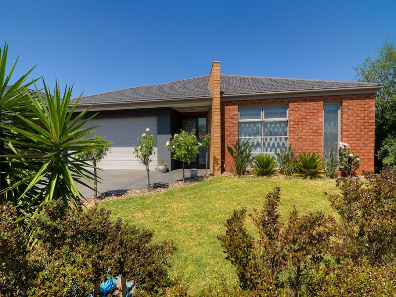 1 Bradford Drive, Cranbourne East, VIC 3977