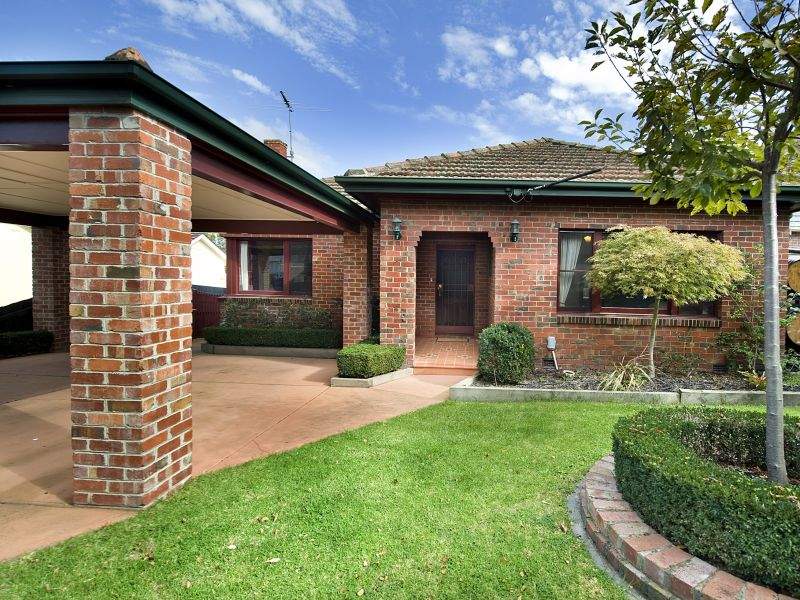 12 Outlook Drive, Camberwell, Vic 3124 Property Details