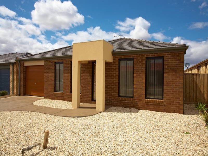 4 Rainsford Place, Melton West, Melton, Vic 3337 Property Details