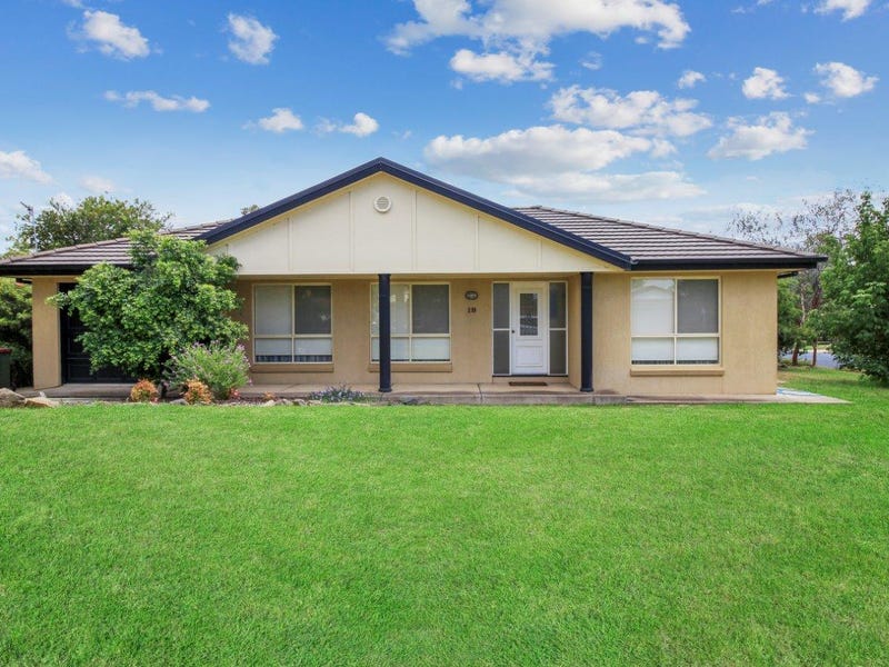 1B Canola Place, Estella, NSW 2650 Property Details