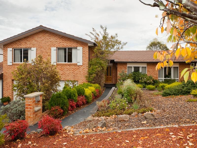 11 Whitty Cres, Isaacs, ACT 2607