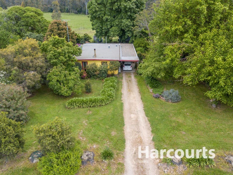 1350 EdiCheshunt Road, Whitfield, Vic 3733 Property Details