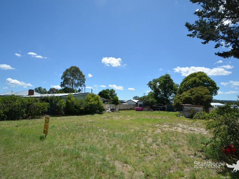 17 Hillcrest Street, Stanthorpe, QLD 4380