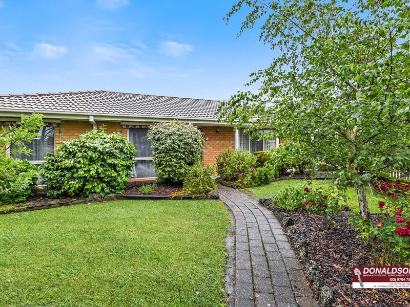 23 Barrington Drive, Pakenham, Vic 3810 Property Details