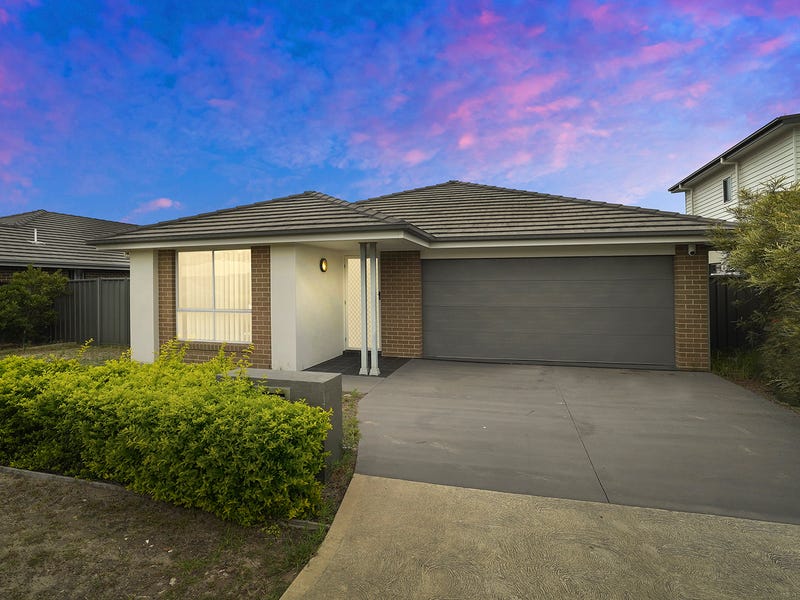 70 Seaside Boulevard, Fern Bay, NSW 2295