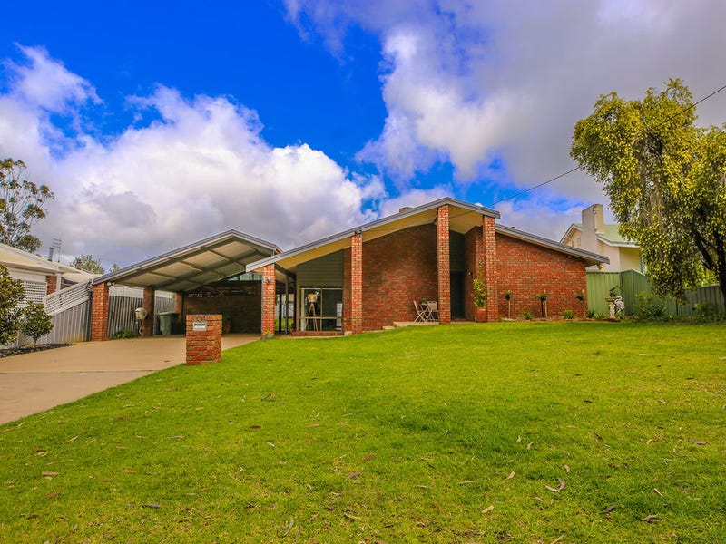 204 Victoria Street, Deniliquin, NSW 2710 Property Details