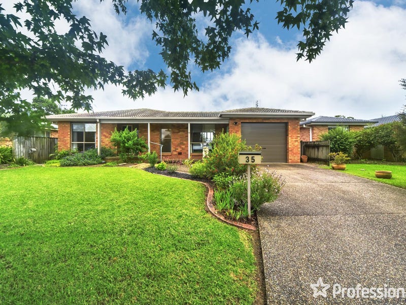 35 Lyrebird Drive, Nowra, NSW 2541 Property Details