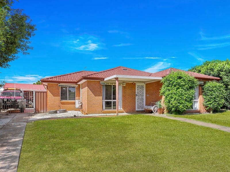 17 Hamlet Crescent, Rosemeadow, NSW 2560 Property Details