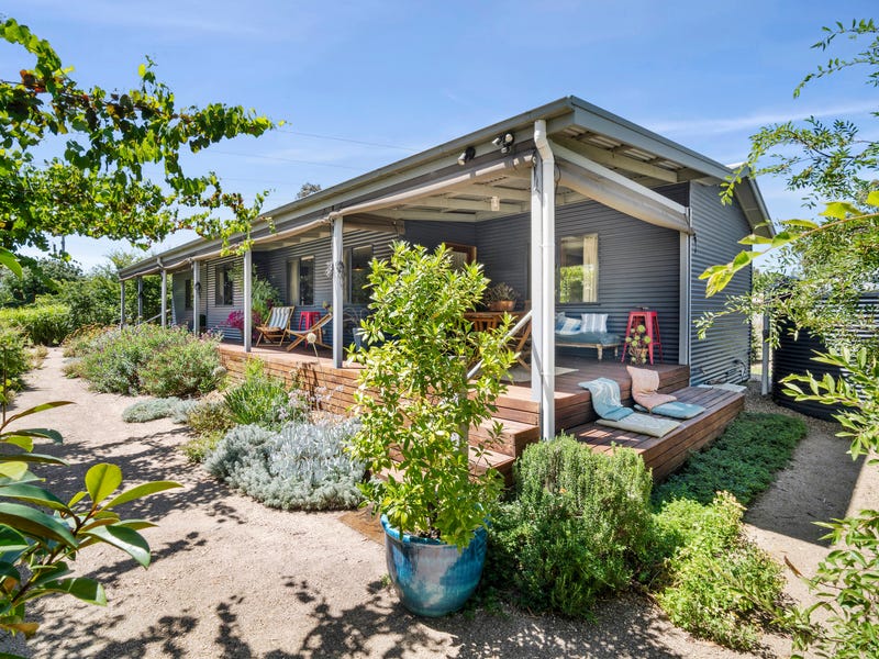 12 West Street, Clunes, Vic 3370 House for Sale