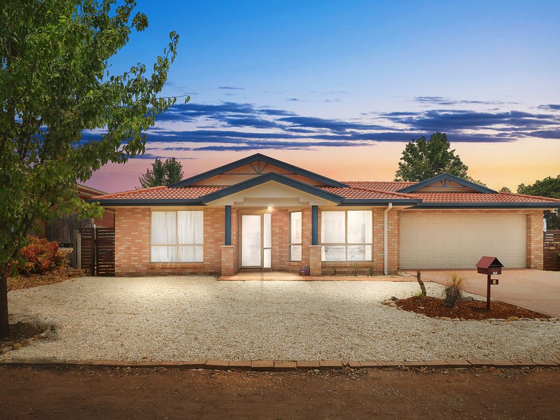 4 Lovely Close, Dunlop, ACT 2615 Property Details