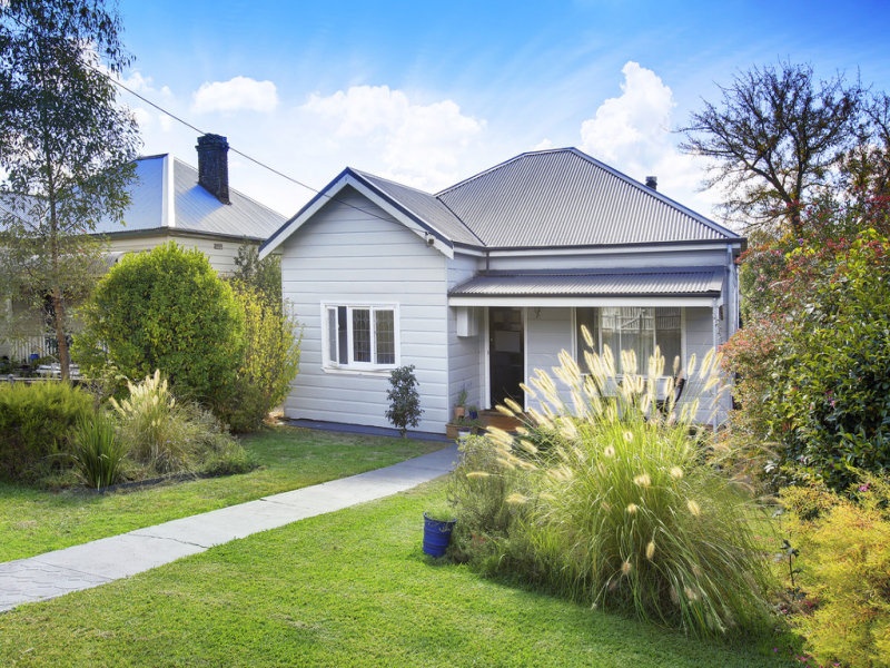 33 Elizabeth Street, Moss Vale, NSW 2577 Property Details