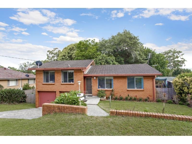 12 Grace Avenue, Point Clare, NSW 2250