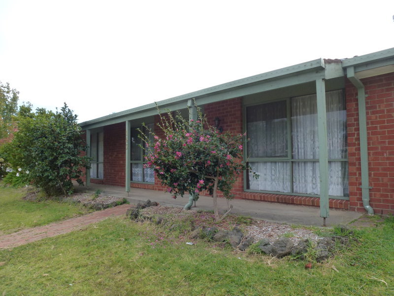 143 Windermere Drive, Ferntree Gully, VIC 3156