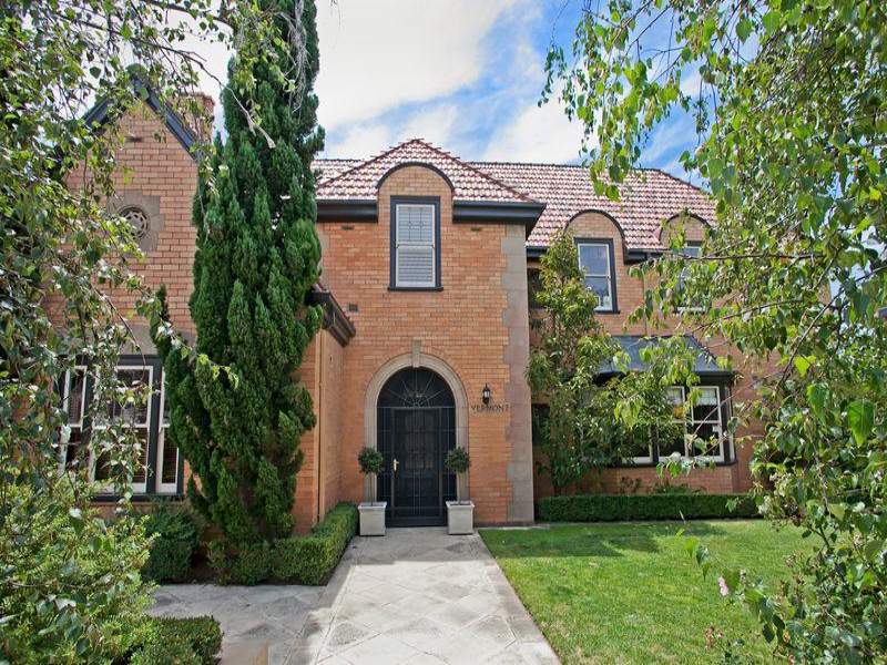 4 Roebuck Street, Newtown, Vic 3220 Property Details