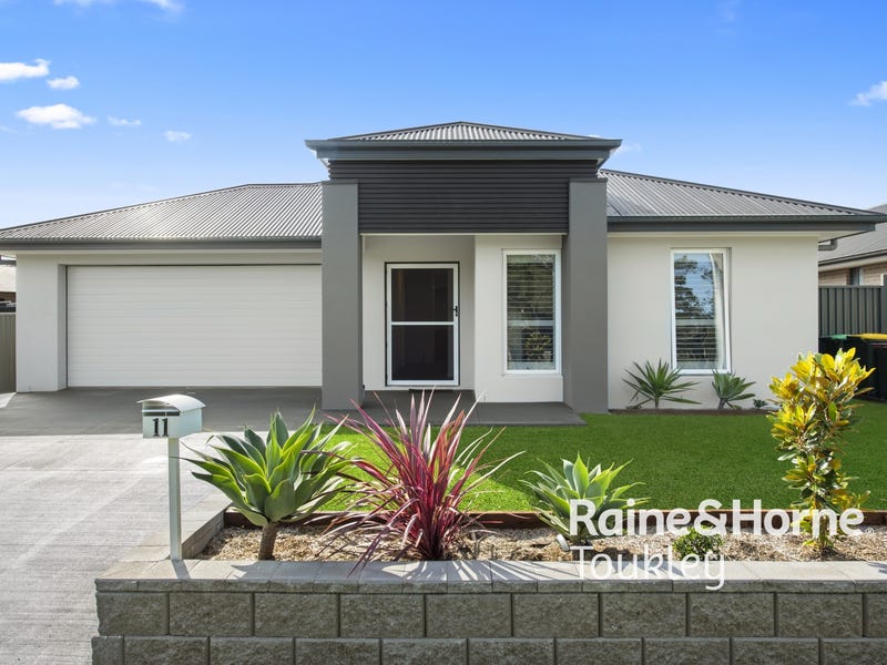 11 Stanhope Crescent, Wadalba, NSW 2259 Property Details