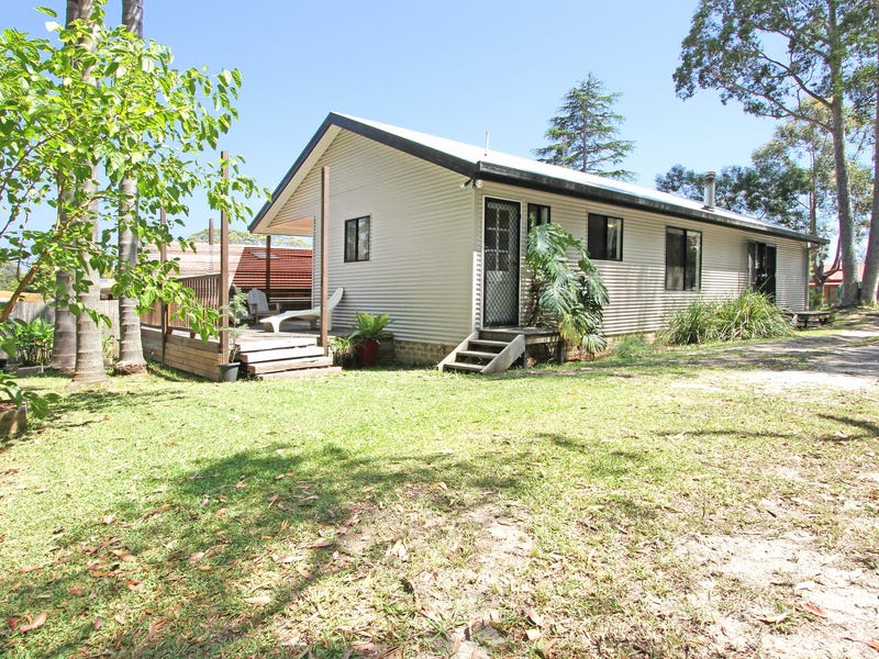 104 Kings Point Drive, Kings Point, NSW 2539