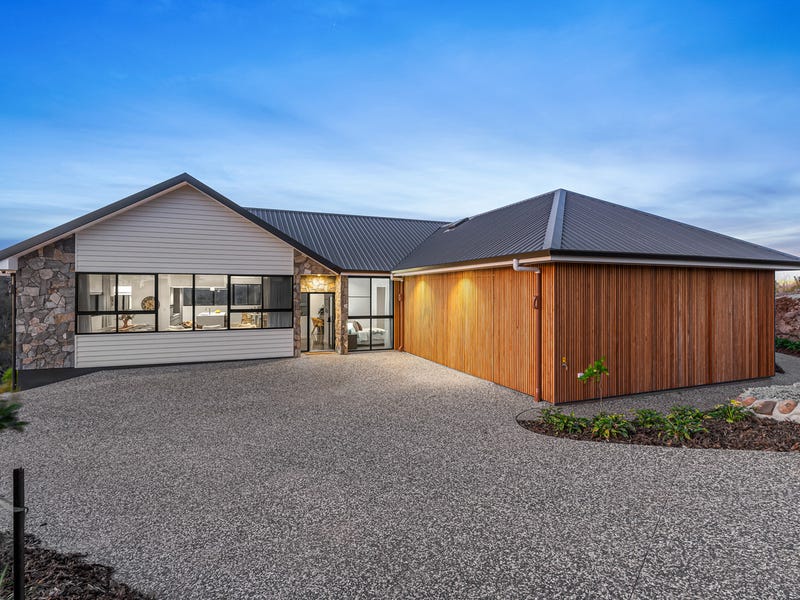 16 Keira Court, Blue Mountain Heights, QLD 4350