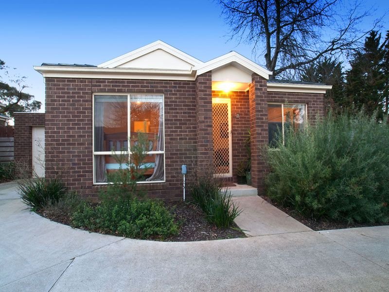 2/4 John Street, Langwarrin, Vic 3910 Property Details