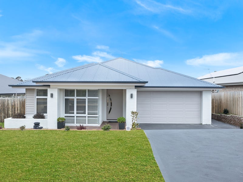 15 Darraby Drive, Moss Vale, NSW 2577