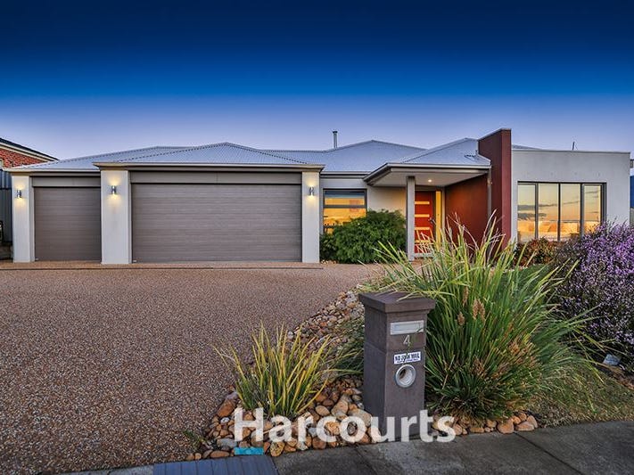 4 Powell Place, Pakenham, Vic 3810 Property Details