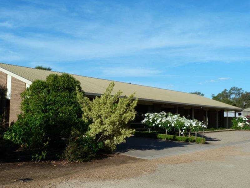 35 Olivers Road, Benalla, Vic 3672 Property Details