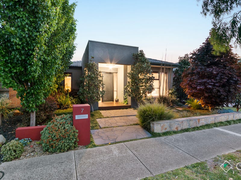 7 Prosperity Avenue, Cranbourne North, VIC 3977